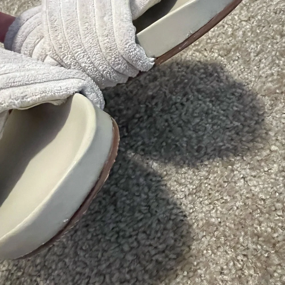 KAANAS Sinatra Slides ivory 9 soft velour‎
